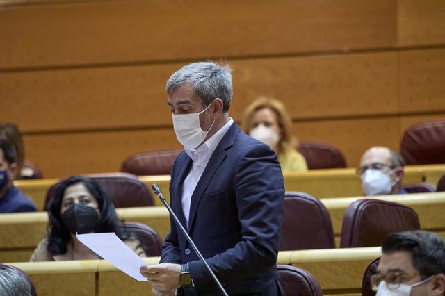 Archivo - El senador de Coalición Canaria Fernando Clavijo Batlle interviene durante una sesión de control al Gobierno en la Cámara Alta