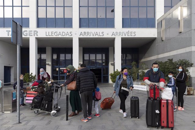 Archivo - Llegada de turistas españoles procedentes de Marruecos al Puerto de Algeciras, tras suspender Marruecos los vuelos con España y Francia desde el pasado 31 de marzo. En Cádiz (Andalucía, España), a 06 de abril de 2021.