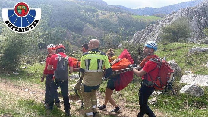 Rescate de una menor en el monte Astxiki (Bizkaia)