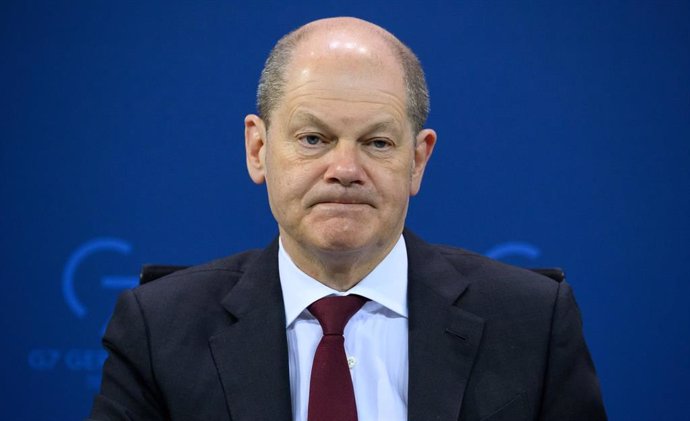 07 April 2022, Berlin: German Chancellor Olaf Scholz attends a press conference following consultations between the German government and the heads of state governments at the Federal Chancellery. The main topic of this special MPC was questions about r