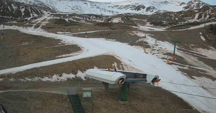 Pista de Rehoyo en Valdezcaray sin casi nieve