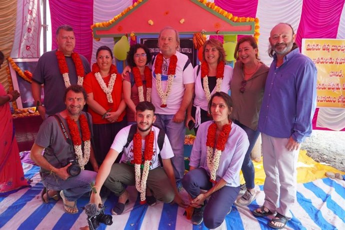 La presidenta del Govern, Francina Armengol, asiste a la inauguración de la tercera escuela en la India del proyecto 'Mata Ombres'.