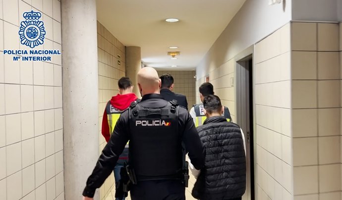 Detenidos dos ladrones cuando robaban en Móstoles mediante el método del "pinchazo"