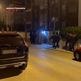 Els Mossos d'Esquadra escorcollen tres domicilis a la zona de Tarragona.