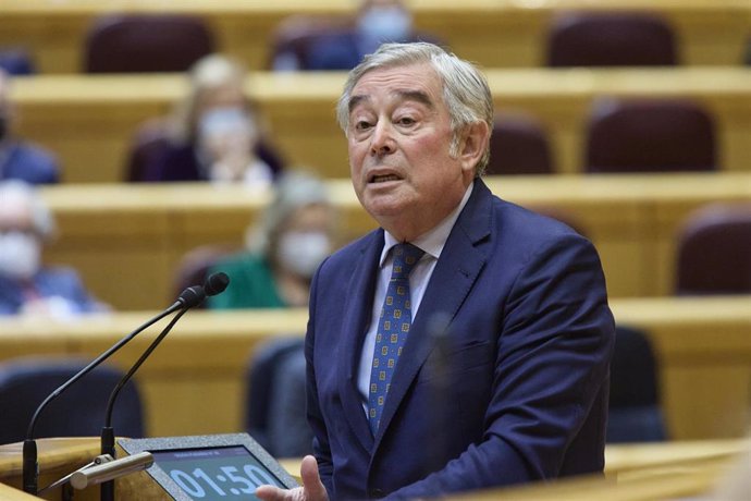 El portavoz adjunto del PP en el senado y senador por Lugo, José Manuel Barreiro, interviene en una sesión de control al Gobierno en el Senado, a 22 de marzo de 2022, en Madrid (España).