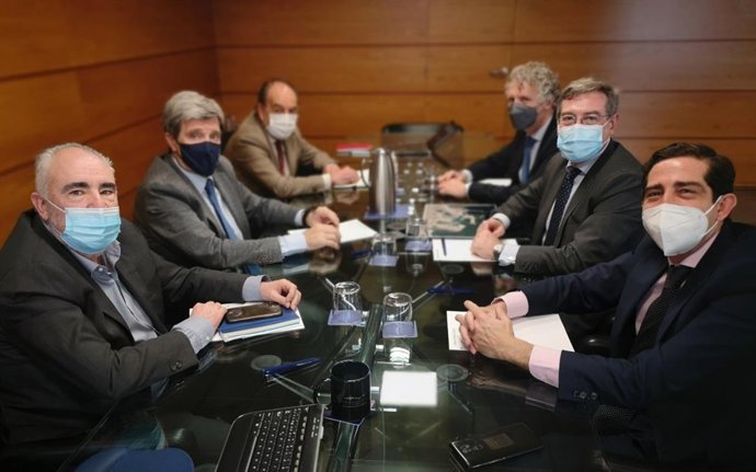 Reunión de las autoridades portuarias de Sevilla y Valencia.