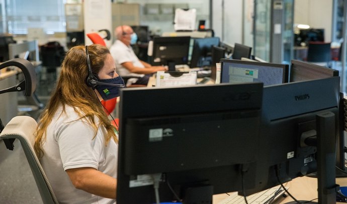 Archivo - Sala de coordinación de emergencias del 112 Andalucía