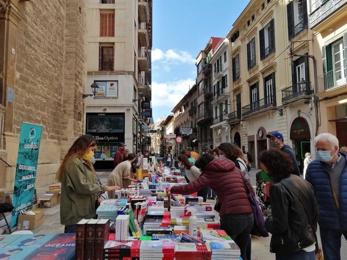 Archivo - El día de Sant Jordi.