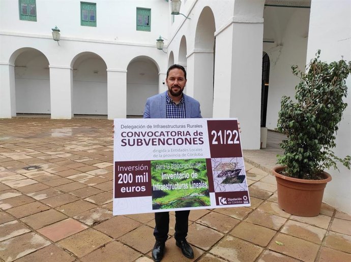 El delegado de Infraestructuras Rurales de la Diputación de Córdoba, Manuel Olmo.