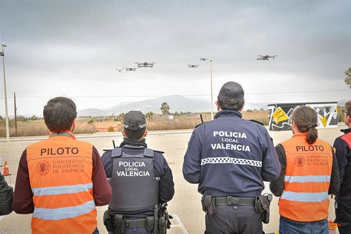 La UPV realiza el primer vuelo masivo de drones en Europa