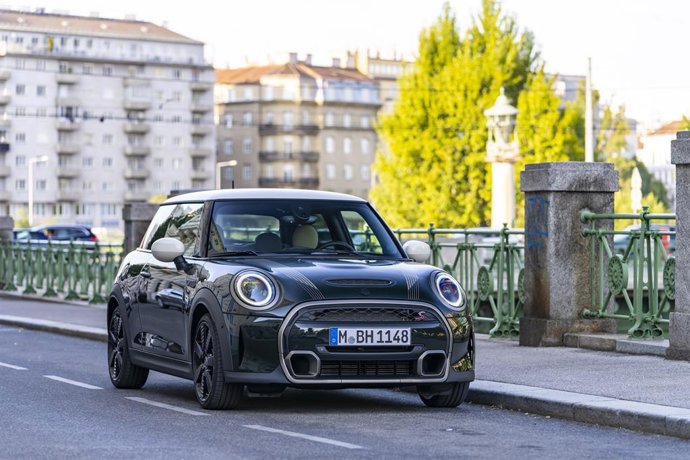 Archivo - Mini lanza el Cooper S tres puertas Resolute Edition