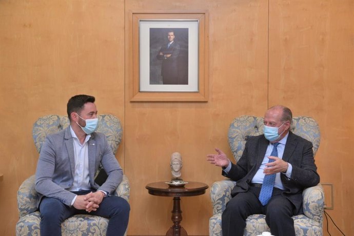 El alcalde de Pruna y Villalobos