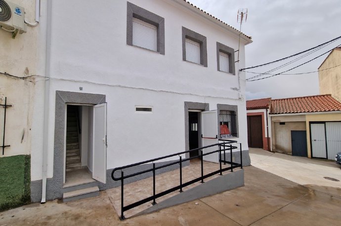 Local adaptado en Torrecillas de la Tiesa para usos múltiples