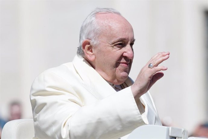 10 April 2022, Vatican, Vatican City: Pope Francis arrives to lead Palm Sunday mass in St. Peter's Square at the Vatican. Photo: Evandro Inetti/ZUMA Press Wire/dpa