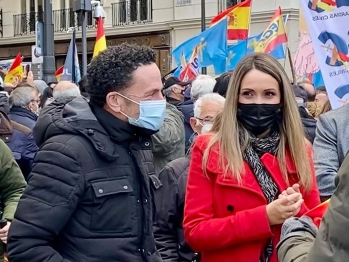 María Ponce, senadora de Cs por designación autonómica, y Edmundo Bal, vicesecretario general y portavoz nacional de Cs, en una manifestación de apoyo a las FCSE en Madrid.