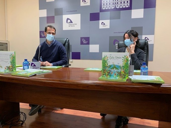 Enrique Rubio y Sara Martínez presentan la obra 'Ojitos Verdes'.