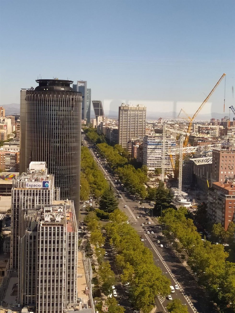 Archivo - Oficinas en Madrid, en una imagen de archivo.