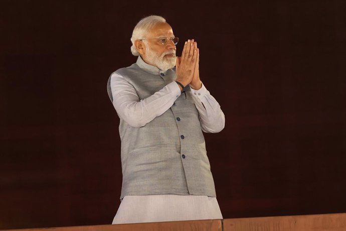 Archivo - 10 March 2022, India, New Delhi: Indian Prime Minister and the leader of Bharatiya Janata Party (BJP) Narendra Modi gestures as he addresses the crowd during a ceremony to celebrate the party's win in four states assembly elections. Photo: Kar