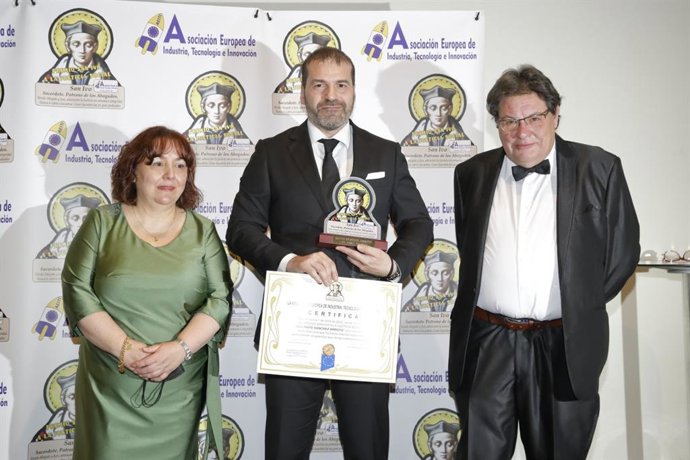 David Sánchez Arroyo con el presidente de AEITI Jordi Bentanachs.