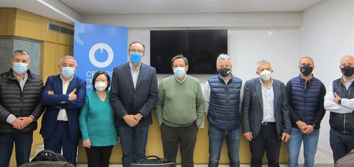 Diferentes responsables de Asaja, entre ellos, el presidente nacional, Pedro Barato, informan sobre los daños producidos por las últimas heladas en frutales y almendro.