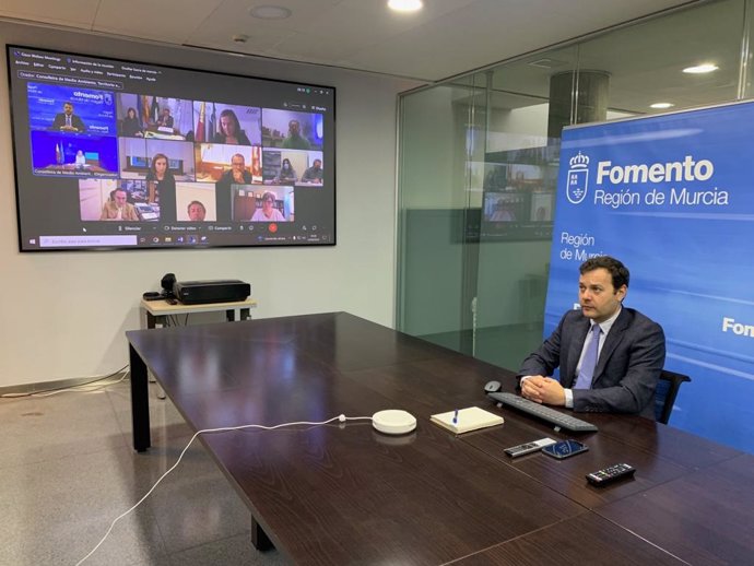 El director general de Territorio, Jaime Pérez Zulueta, durante la reunión con sus homólogos del resto de autonomías en la que han dado el impulso definitivo al 'Manifiesto por la seguridad jurídica del planeamiento territorial y urbanístico