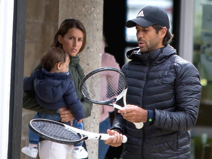 ANA BOYER JUNTO A SU HIJO MATEO ACOMPAÑAN A FERNANDO VERDASCO EN UN TORNEO