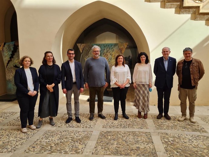 Acto de la firma del protocolo entre el Govern y la Fundació Toni Catany, por la que el Centro Internacional de Fotografía se abrirá al público.