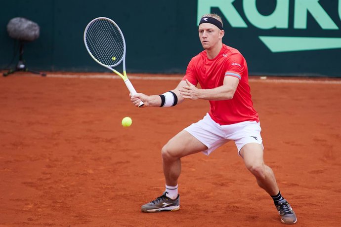 Archivo - Alejandro Davidovich of Spain Team in action during their men's doubles tennis match of the 2022 Davis Cup Qualifier between Spain and Romania at Club Tennis Puente Romano on March 5, 2022, in Malaga, Spain