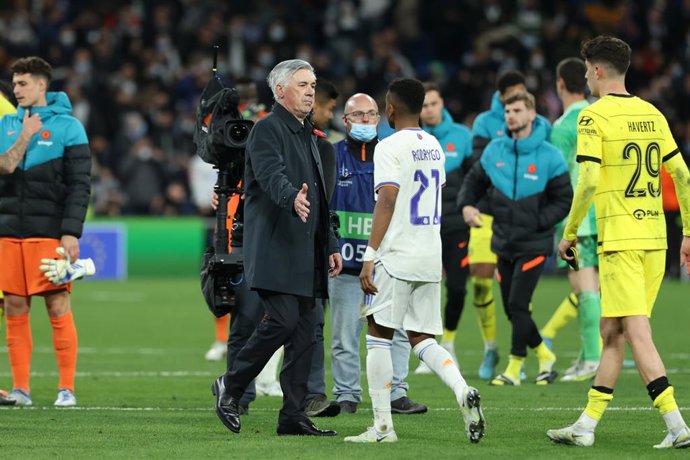 Carlo Ancelotti, coach of Real Madrid, saludates to Rodrygo Silva De Goes of Real Madrid during the spanish league, La Liga Santander, football match played between Real Madrid and Chelsea FC at Santiago Bernabeu stadium on april 12, 2022, in Madrid, Sp