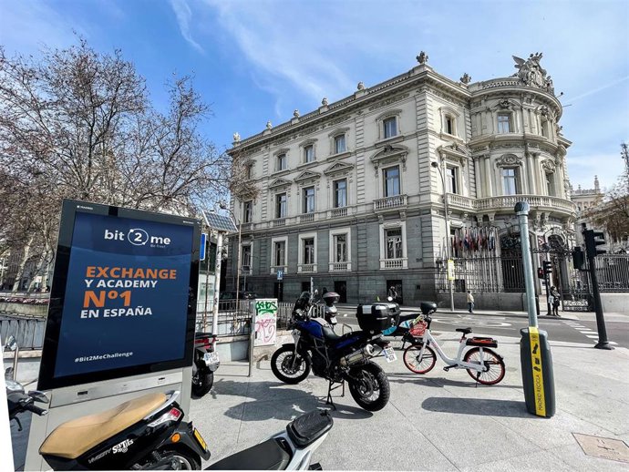 Campaña publicitaria de Bit2Me.