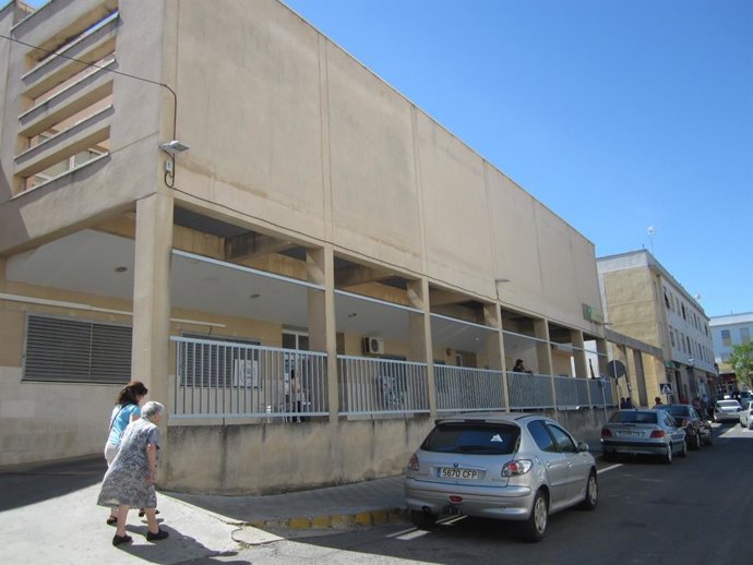 Archivo - Centro de salud de Carmona.
