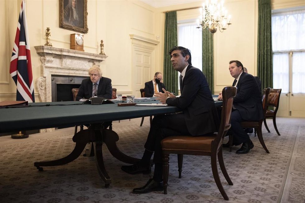 Archivo - El primer ministro británico, Boris Johnson, y el ministro de Finanzas, Rishi Sunak. 