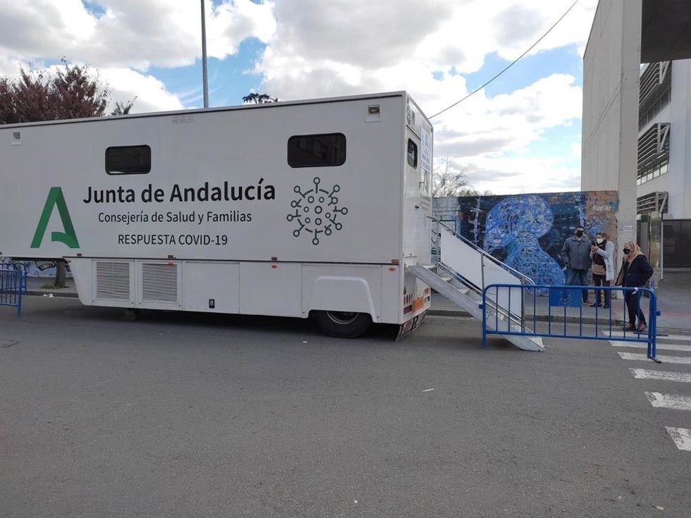 Las unidades móviles administran más de medio millón de vacunas contra el Covid en un año