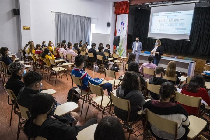 Más de 11.000 alumnos de 40 provincias, en las XIII Jornadas de Educación Financiera del Proyecto Edufinet de Unicaja