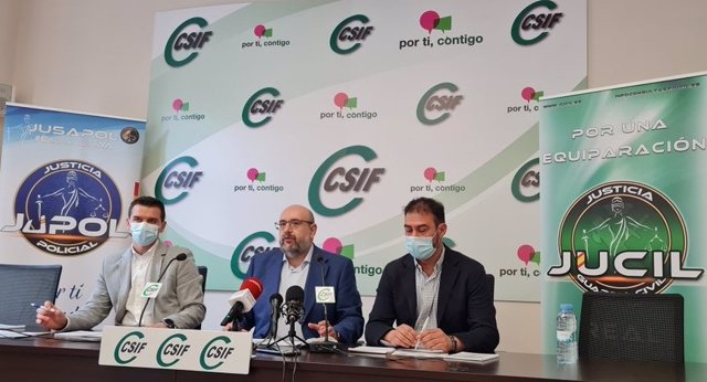 CSIF, JUPOL y JUCIL entregan al Defensor del Pueblo "miles de quejas" por recortes sanitarios en mutuas de funcionarios. En Madrid (España), a 4 de abril de 2022.