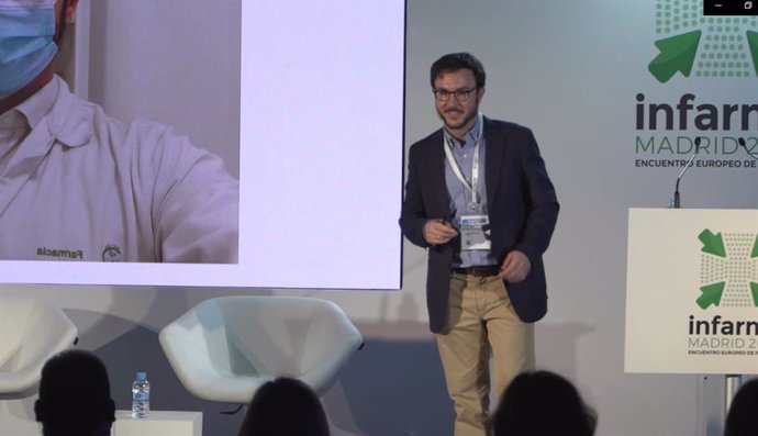 Carlos Benavent, farmacéutico formulista, en un momento de su conferencia en Infarma Madrid