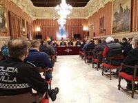 Sevilla refuerza la inspección de bares para que se cumpla la limitación de venta de alcohol en la Madrugada