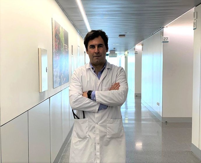 El doctor José María García Quintana, especialista del servicio de Medicina Interna del Hospital Quirónsalud Córdoba.