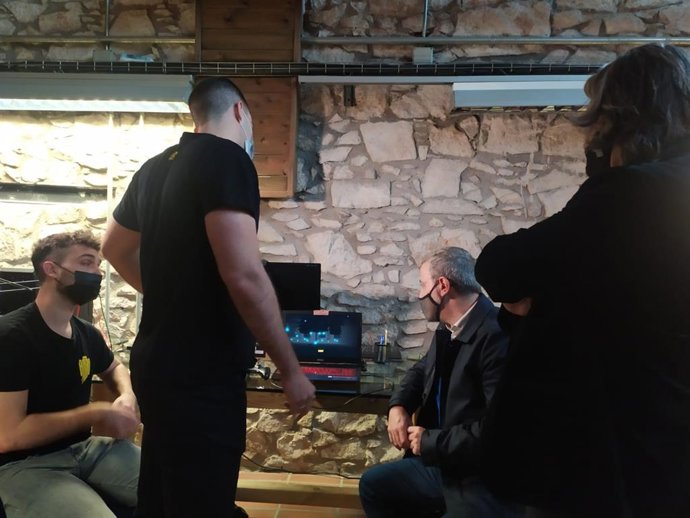 El primer tenient d'alcalde de Barcelona, Jaume Collboni, i el regidor de Turisme i Indústries creatives, Xavier Marcé, durant la presentació de la 7a edició de Game BCN.