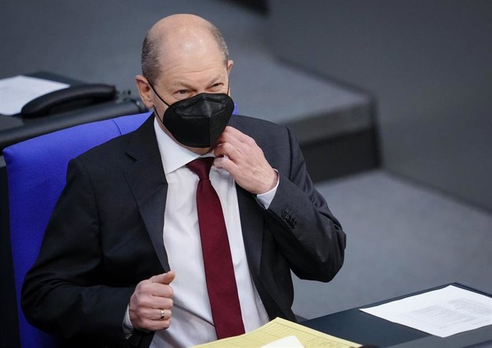 07 April 2022, Berlin: German Chancellor Olaf Scholz attends a plenary session at the German Bundestag. During the session, the Bundestag votes on mandatory vaccination against the coronavirus (Covid-19). Photo: Kay Nietfeld/dpa