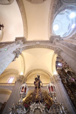 El Señor de Pasión ya en su paso para realizar su Estación Penitencial el próximo Jueves Santo, en la Semana Santa de Sevilla 2022. Martes Santo a 12 de abril del 2022 en Sevilla (Andalucía, España)