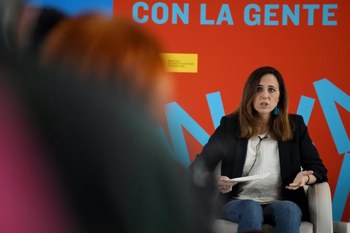 La ministra de Derechos Sociales y Agenda 2030, Ione Belarra, en un acto del Ministerio de Derechos Sociales y Agenda 2030 para rendir cuentas de su trabajo durante el último año, en el Círculo de Bellas Artes, a 8 de abril de 2022, en Madrid (España). 