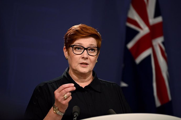 Archivo - Australian Foreign Affairs Minister Marise Payne speaks to the media during a press conference addressing conflict in Ukraine at the Commonwealth Parliamentary Offices (CPO) in Sydney, Saturday, February 26, 2022. (AAP Image/Bianca De Marchi) 