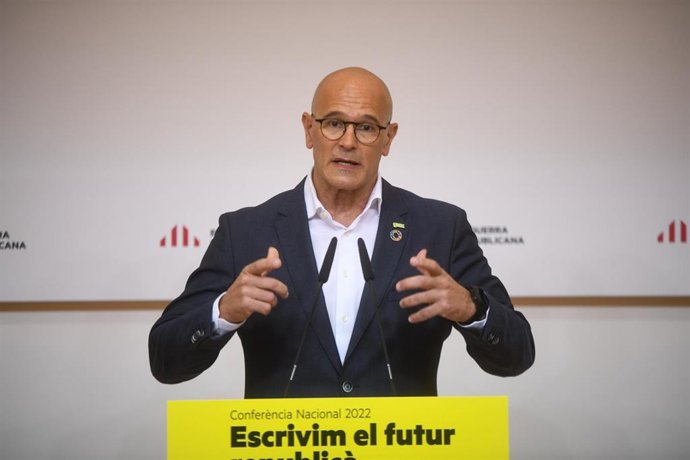 Archivo - El exconseller y vicesecretario general de prospectiva y Agenda 2030 de ERC, Raül Romeva, que coordina la ponencia política de la Conferencia Nacional de la formación.