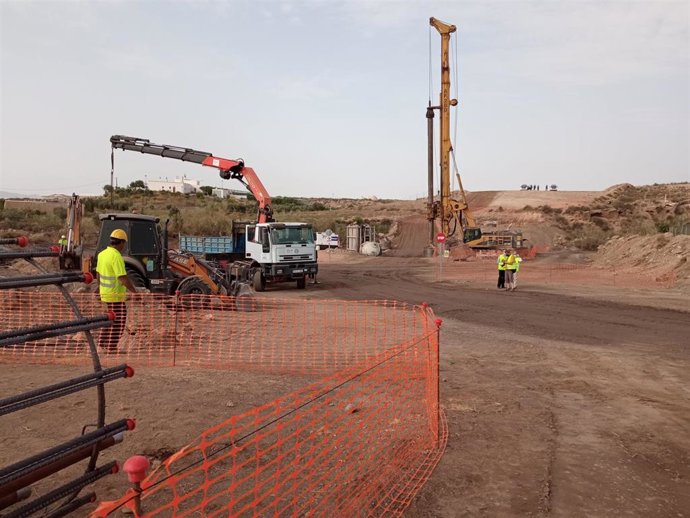 Archivo - Obras del Corredor Mediterráneo del AVE entre Almería y Murcia en el tramo Los Arejos-Níjar.