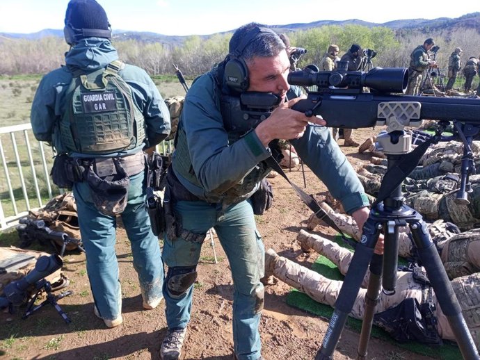Tiradores del GAR de la Guardia Civil se ejercitan en el 'Long Precision 2022'