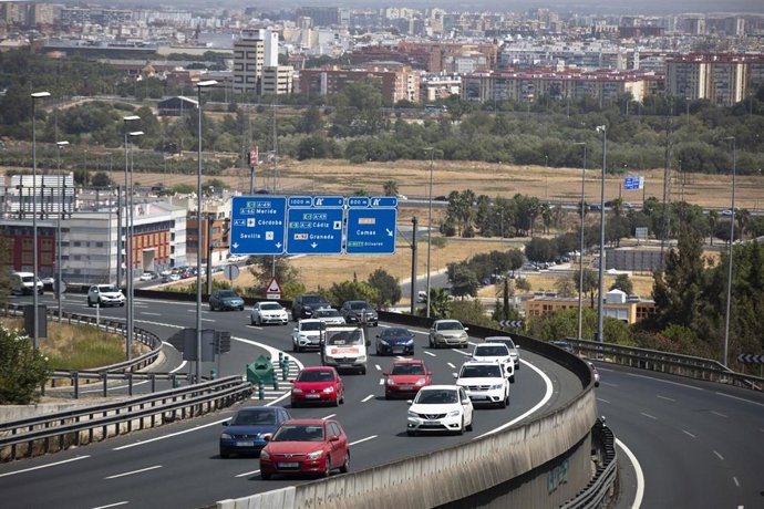 Archivo - La autovía A-49 sentido Huelva, en las proximidades de Sevilla