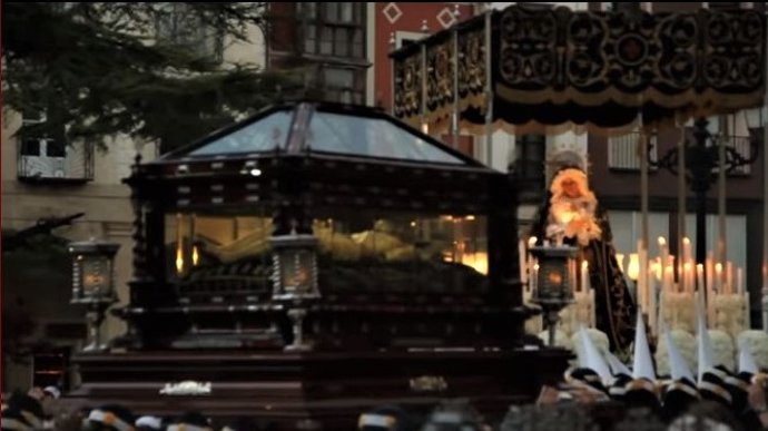 Logroño conmemora el Viernes Santo con dos Via Crucis y con la Magna Procesión del Santo Entierro de nuevo en la calle