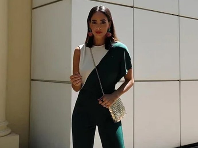 Rocío Osorno nos muestra un mono bicolor ideal para Semana Santa