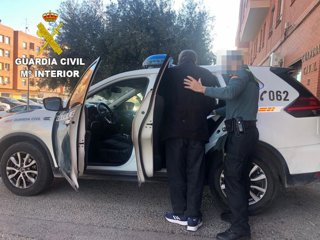 LA GUARDIA CIVIL DETIENE A UN HOMBRE POR 7 DELITOS DE ROBO CON FUERZA EN VIVIENDAS CON MORADORES EN EL INTERIOR